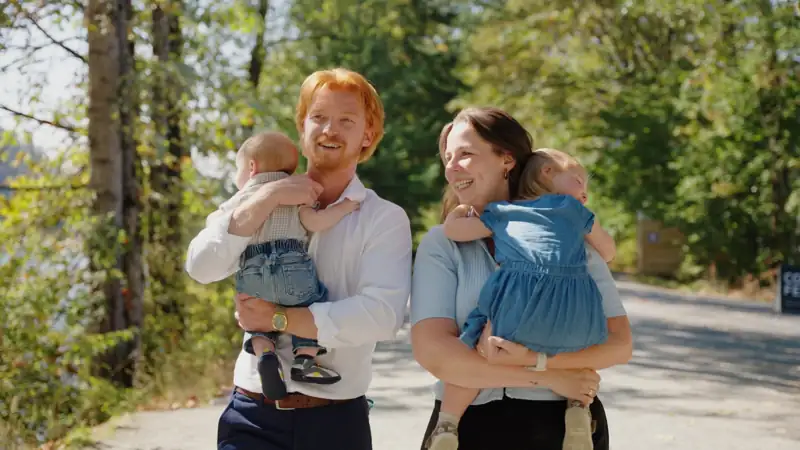 Luke Zandberg with his wife and children